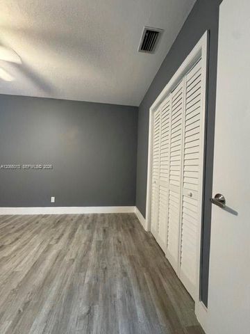 820 SE 12th Street 1, Fort Lauderdale, FL 33316