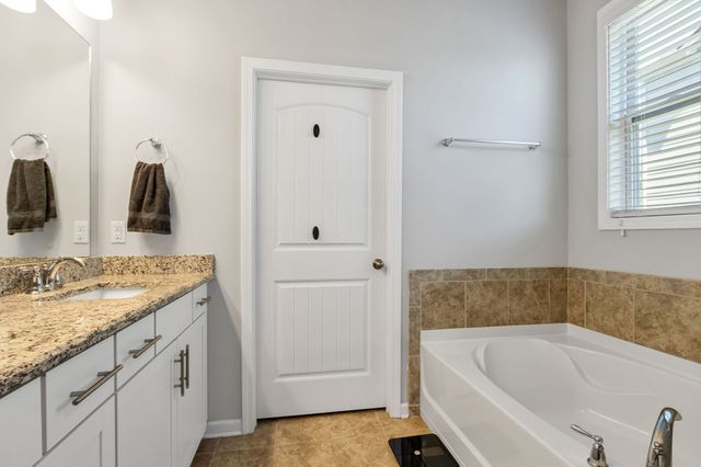 3713 Sweetbriar Ave, Murfreesboro, TN 37128