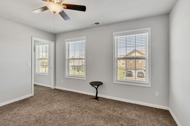 3713 Sweetbriar Ave, Murfreesboro, TN 37128