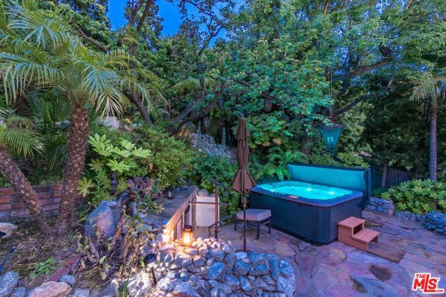 3425 Oak Glen Drive, Los Angeles, CA 90068