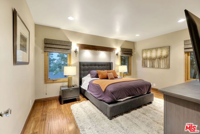 3425 Oak Glen Drive, Los Angeles, CA 90068