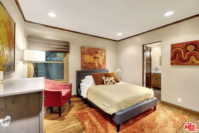 3425 Oak Glen Drive, Los Angeles, CA 90068