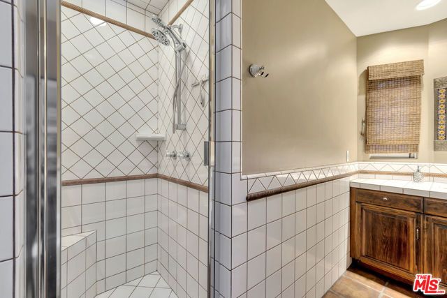 3425 Oak Glen Drive, Los Angeles, CA 90068