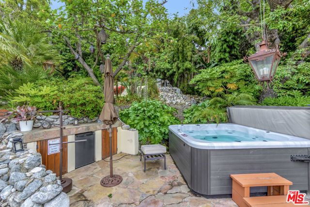 3425 Oak Glen Drive, Los Angeles, CA 90068