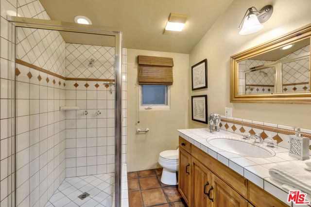 3425 Oak Glen Drive, Los Angeles, CA 90068