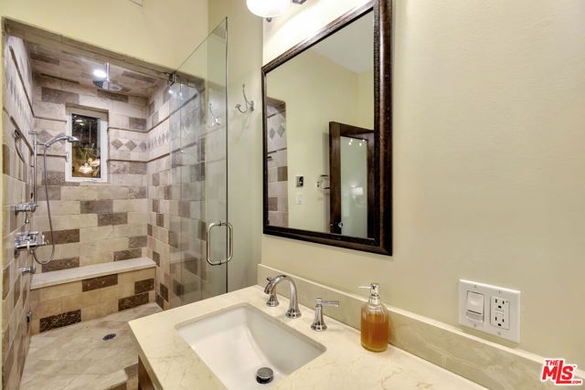 3425 Oak Glen Drive, Los Angeles, CA 90068