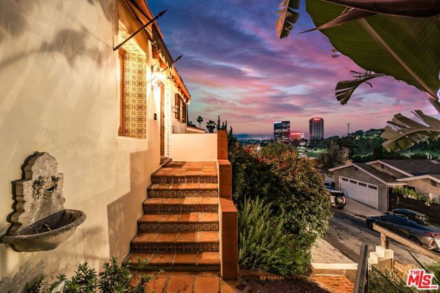 3425 Oak Glen Drive, Los Angeles, CA 90068