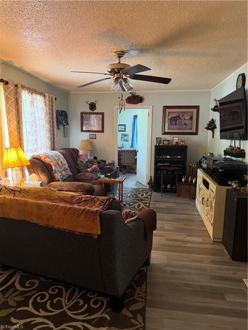432 FRIDDLE Drive, High Point, NC 27260