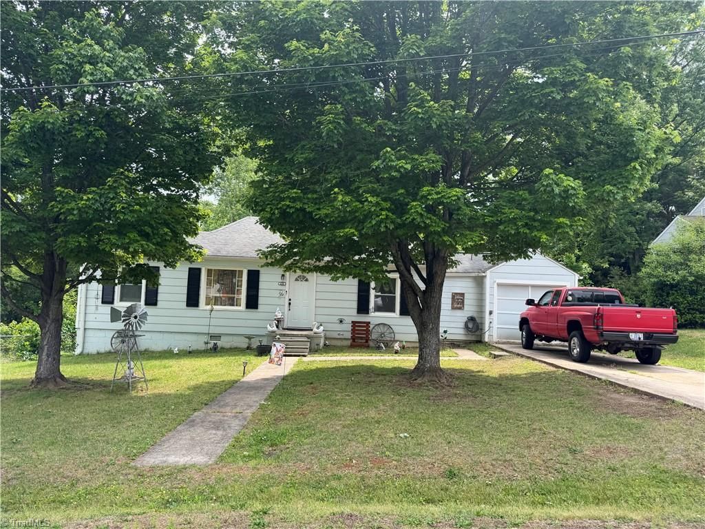 432 FRIDDLE Drive, High Point, NC 27260
