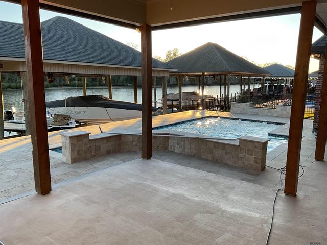 21253 Waterfront East Dr, Maurepas, LA 70449