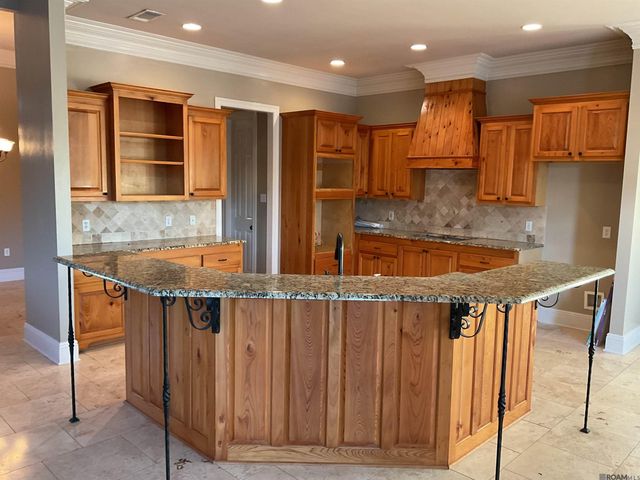 21253 Waterfront East Dr, Maurepas, LA 70449