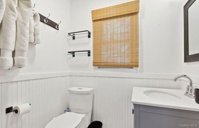 127 Inlet Road W, Hampton Bays, NY 11946