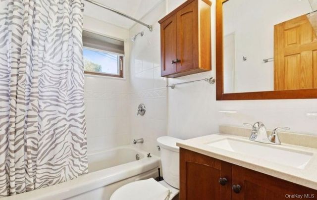 127 Inlet Road W, Hampton Bays, NY 11946