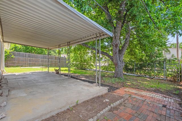 2134 Bowie Drive, Carrollton, TX 75006