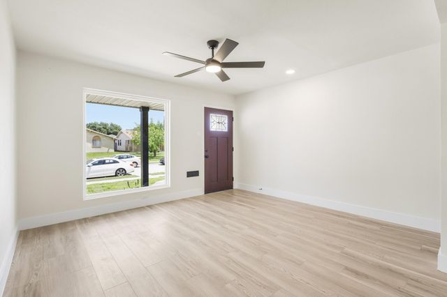 2134 Bowie Drive, Carrollton, TX 75006