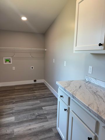 2991 E Hwy 619, Russell Springs, KY 42642