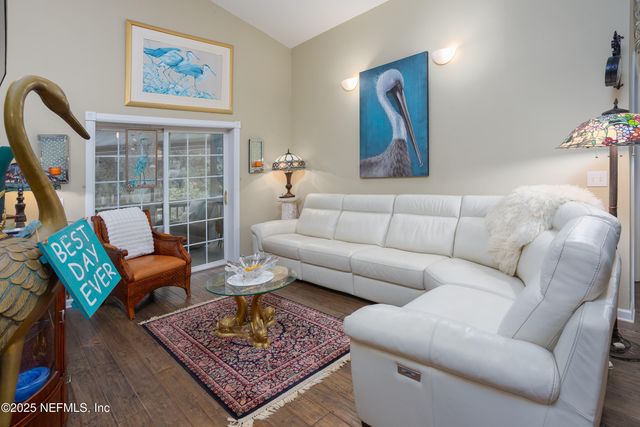 289 MAXWELL Drive, Welaka, FL 32193