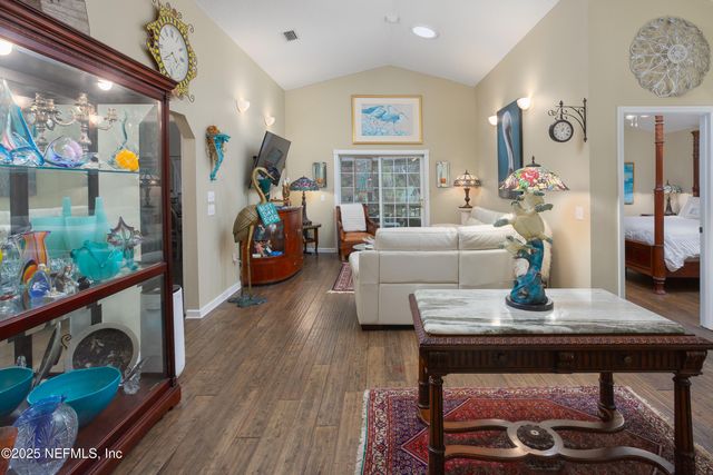 289 MAXWELL Drive, Welaka, FL 32193