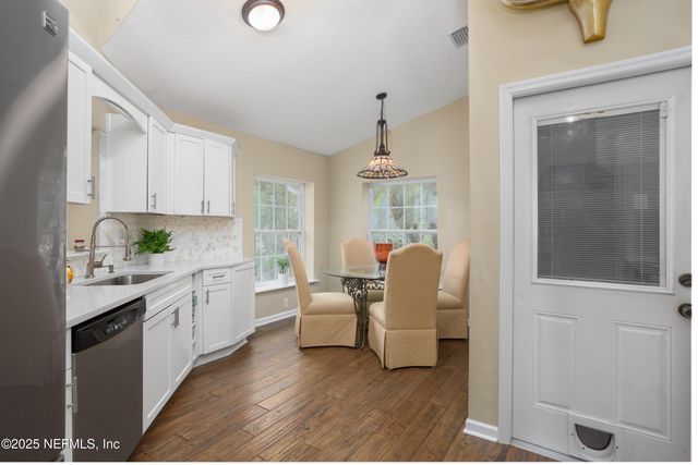 289 MAXWELL Drive, Welaka, FL 32193