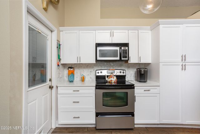 289 MAXWELL Drive, Welaka, FL 32193