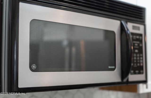 289 MAXWELL Drive, Welaka, FL 32193