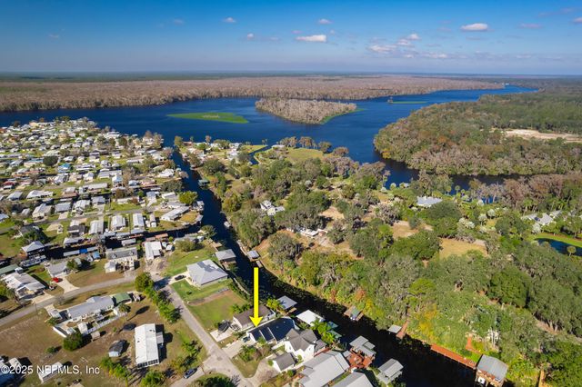 289 MAXWELL Drive, Welaka, FL 32193