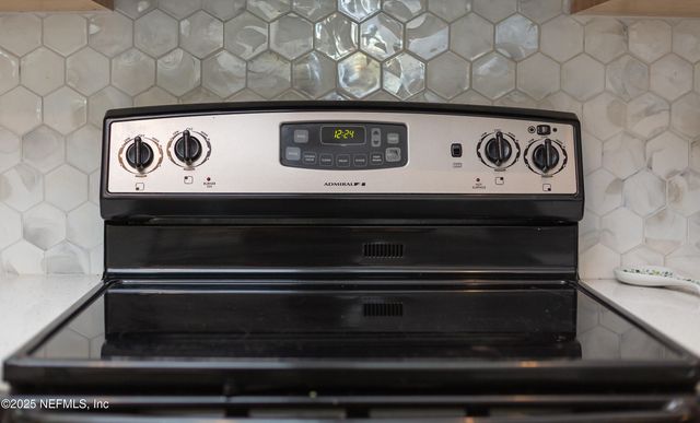 289 MAXWELL Drive, Welaka, FL 32193