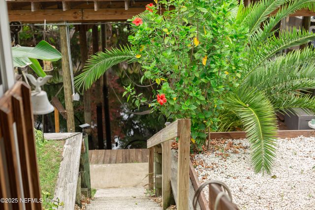 289 MAXWELL Drive, Welaka, FL 32193