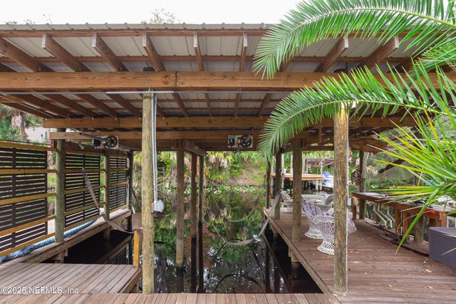 289 MAXWELL Drive, Welaka, FL 32193