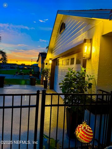 289 MAXWELL Drive, Welaka, FL 32193