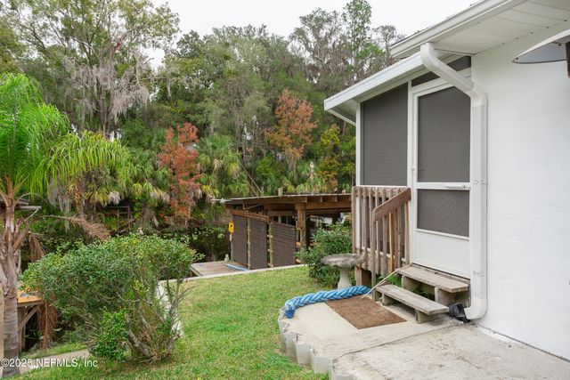 289 MAXWELL Drive, Welaka, FL 32193