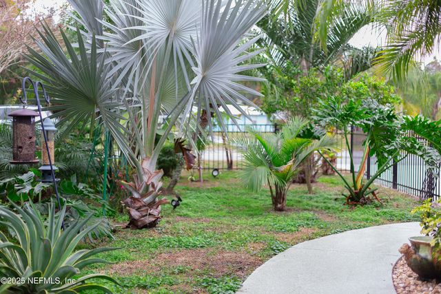 289 MAXWELL Drive, Welaka, FL 32193