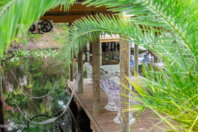 289 MAXWELL Drive, Welaka, FL 32193