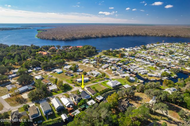 289 MAXWELL Drive, Welaka, FL 32193