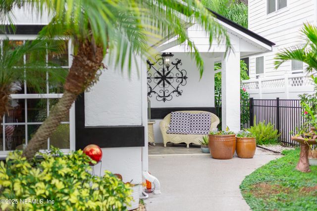 289 MAXWELL Drive, Welaka, FL 32193