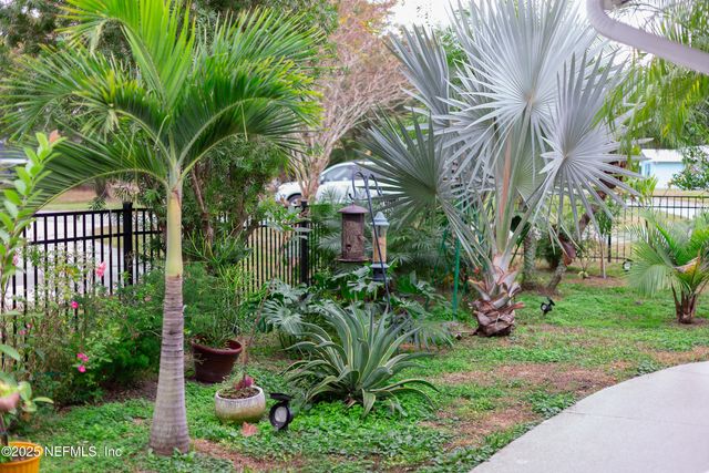 289 MAXWELL Drive, Welaka, FL 32193