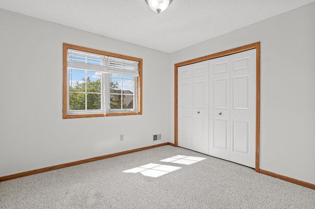 20710 Helena Lane, Lakeville, MN 55044