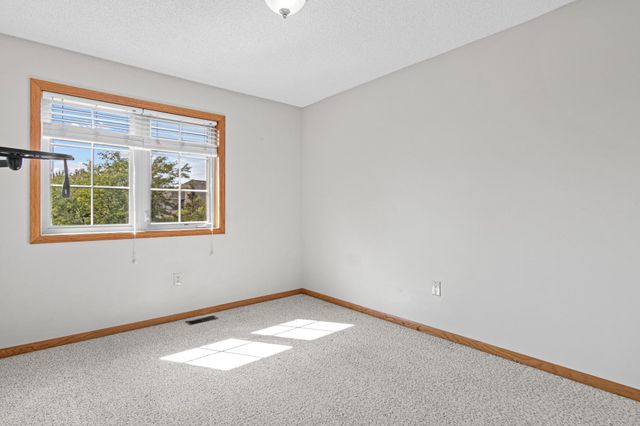 20710 Helena Lane, Lakeville, MN 55044