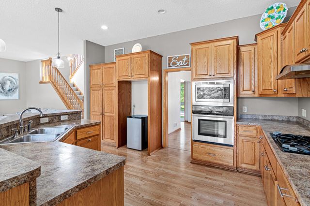 20710 Helena Lane, Lakeville, MN 55044