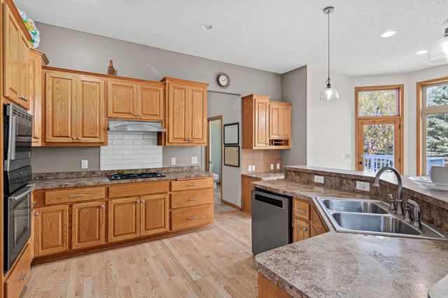 20710 Helena Lane, Lakeville, MN 55044