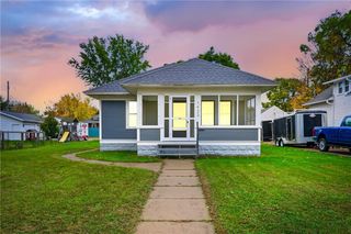 1433 Highland Avenue, Eau Claire, WI 54701