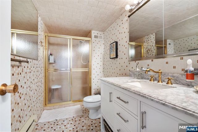 301 Beech Street 2B, Hackensack, NJ 07601