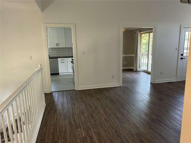 519 NE Timbercreek Drive, Lee's Summit, MO 64086