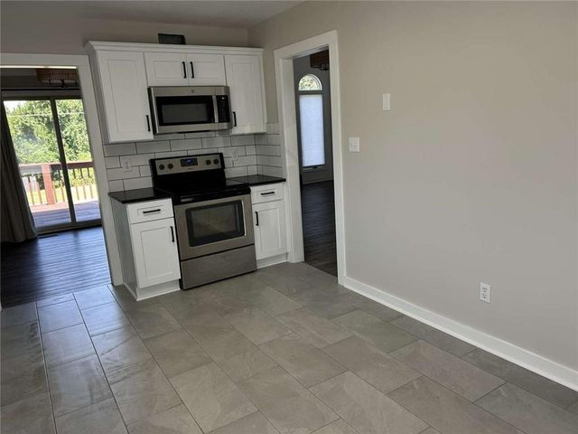519 NE Timbercreek Drive, Lee's Summit, MO 64086
