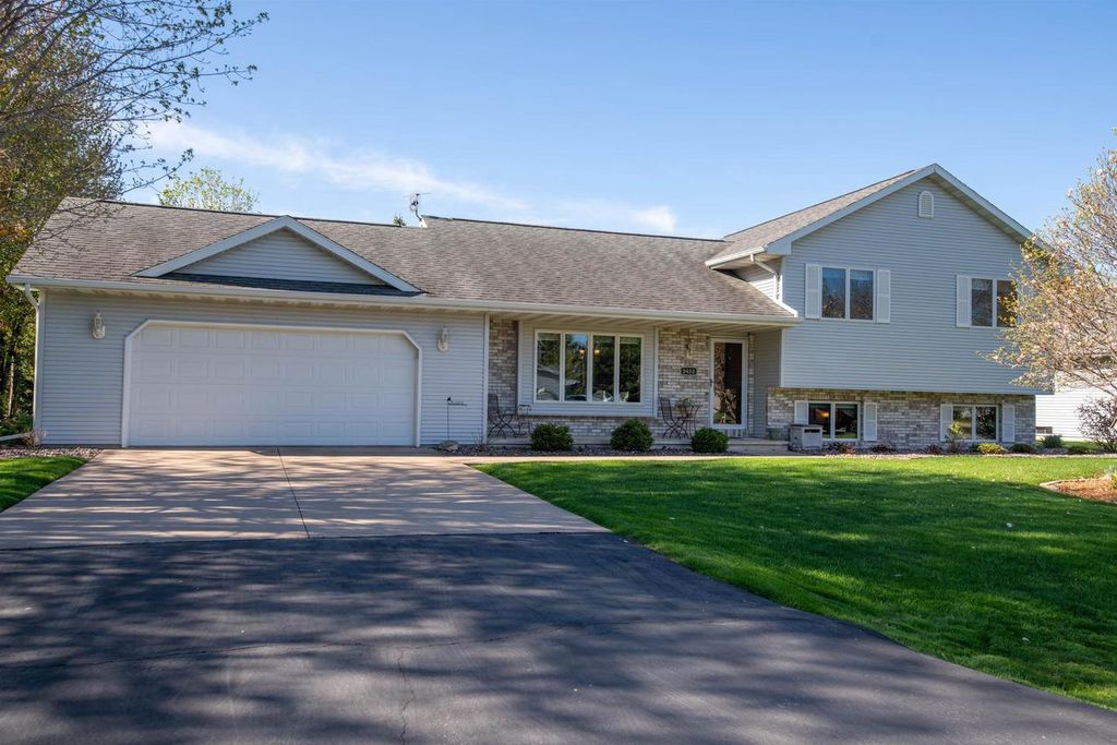 3453 CHARLIE ANNA DRIVE, Oshkosh, WI 54904