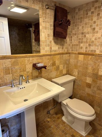 6039 Collins Ave 1510, Miami Beach, FL 33140