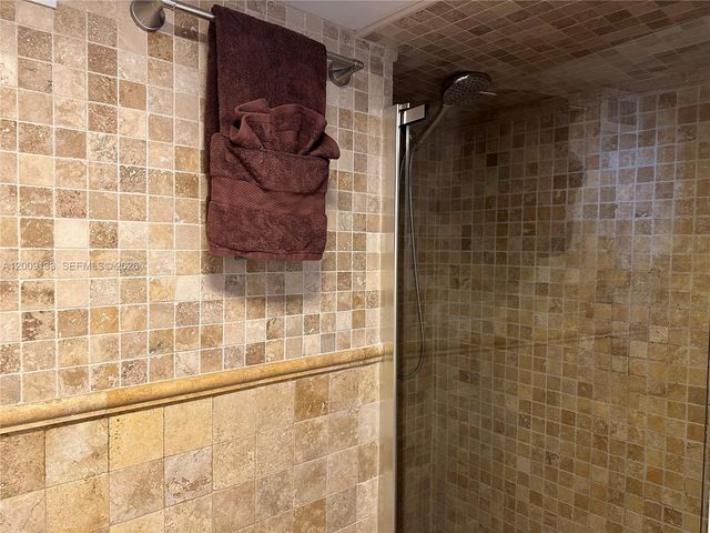 6039 Collins Ave 1510, Miami Beach, FL 33140