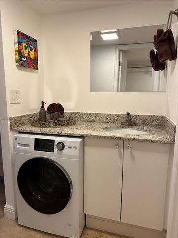 6039 Collins Ave 1510, Miami Beach, FL 33140