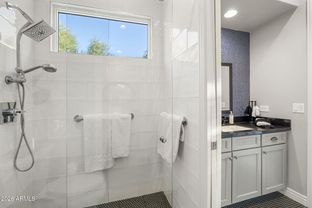 5427 E BERNEIL Drive, Paradise Valley, AZ 85253