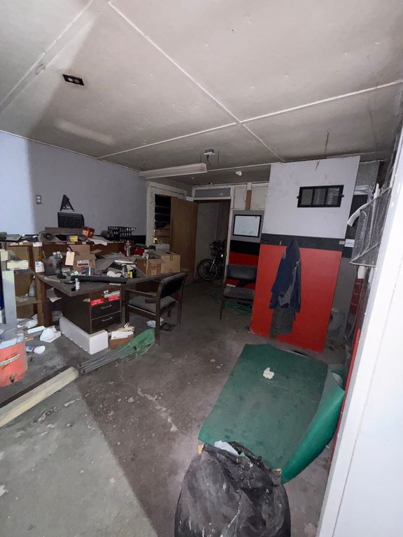 Image 14 of property listing at 225 S Marshall Street, Salem, IL 62881